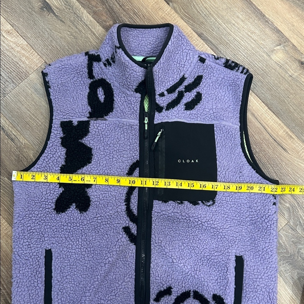 Cloak Brand Hidden In Plain Sight Sherpa Vest Size Medium, purple and black - Picture 4 of 12